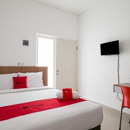 เรดดอร์ซ ชาเรียะฮ์ เนียร์ ลาปางัน ปัญจศิลา ซิมปังลิมา Hostel เซอมารัง ภายนอก รูปภาพ