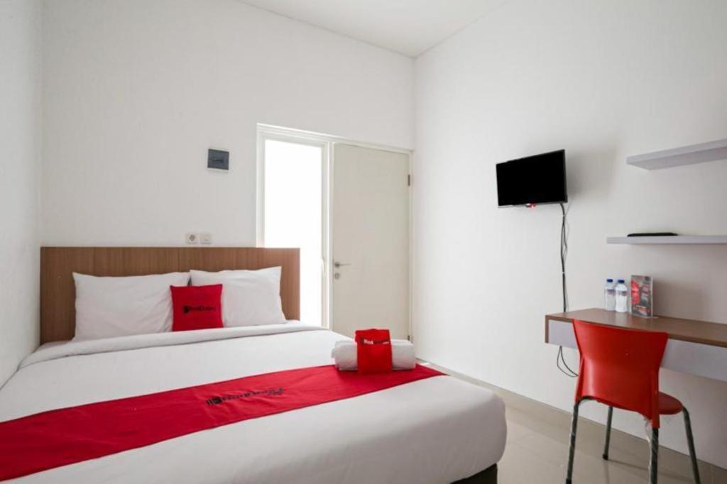 เรดดอร์ซ ชาเรียะฮ์ เนียร์ ลาปางัน ปัญจศิลา ซิมปังลิมา Hostel เซอมารัง ภายนอก รูปภาพ